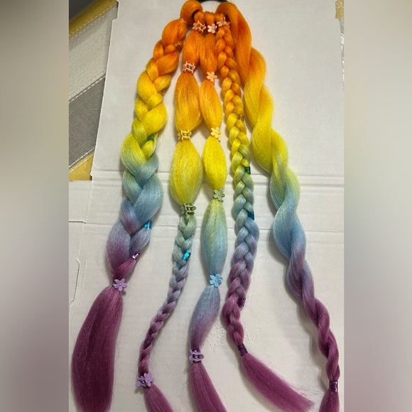 Colorful Ponytails - Picture 4 of 11